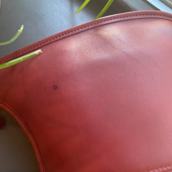 Vintage Coach Ergo 9033 bag in red - Picture 5 of 7